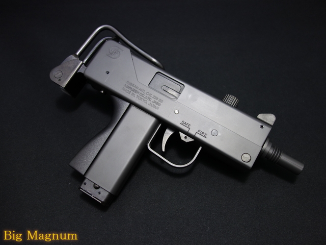 【イングラム M11